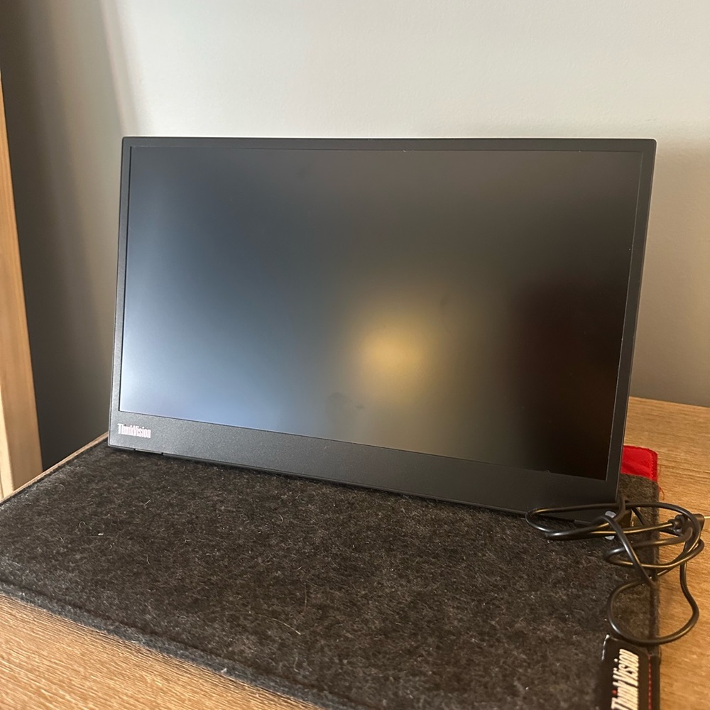 Lenovo ThinkVision M14d 14" Portable Monitor — Excellent Condition - Picture 2 of 4